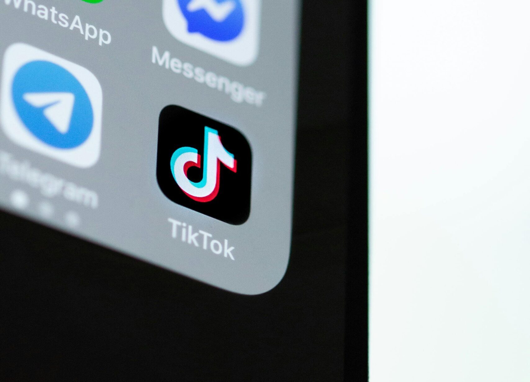 TIKTOK op scherm